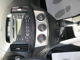 2010 Hyundai Elantra Photos