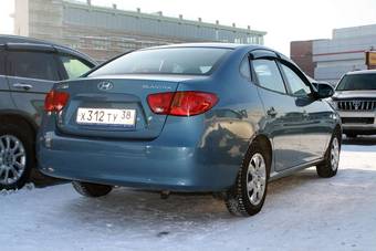 2010 Hyundai Elantra Photos