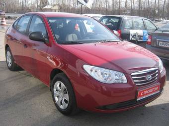 2010 Hyundai Elantra Pictures