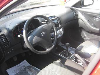 2010 Hyundai Elantra Pictures