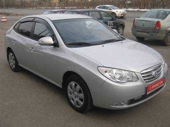 2010 Hyundai Elantra Pictures