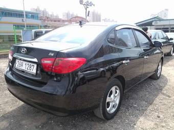 2010 Hyundai Elantra Photos