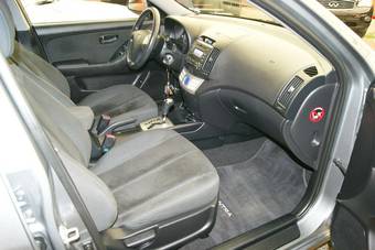 2010 Hyundai Elantra Wallpapers