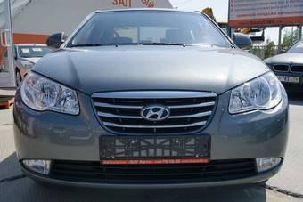 2010 Hyundai Elantra Pictures
