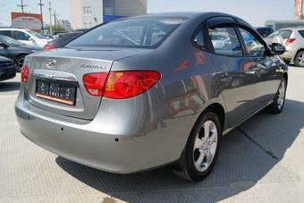 2010 Hyundai Elantra Pictures