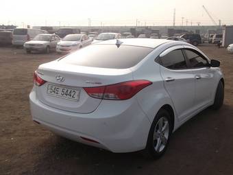 2011 Hyundai Elantra Photos
