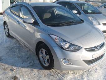 2011 Hyundai Elantra Pictures