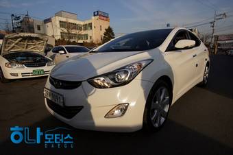 2011 Hyundai Elantra Photos