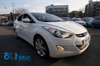 2011 Hyundai Elantra Photos