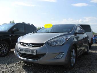 2011 Hyundai Elantra Pictures