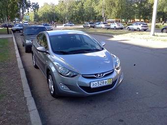 2011 Hyundai Elantra Pictures