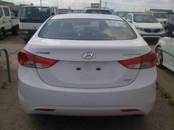 2012 Hyundai Elantra Pictures