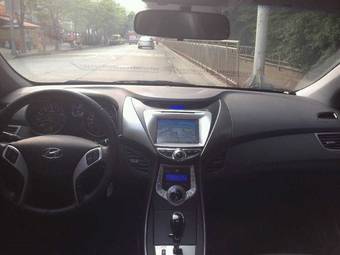 2012 Hyundai Elantra Wallpapers