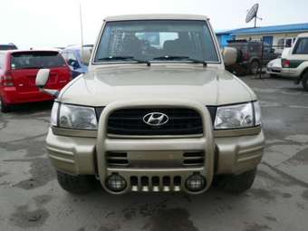 2002 Hyundai Galloper Pictures