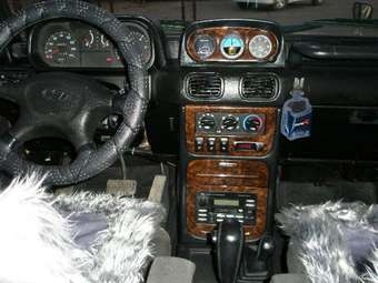 2002 Hyundai Galloper Images