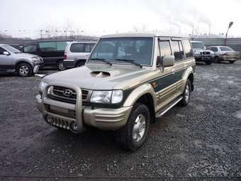 2002 Hyundai Galloper Photos