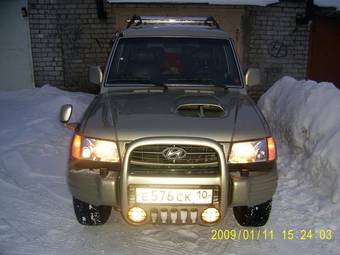 2002 Hyundai Galloper Photos