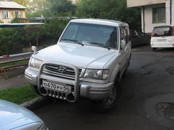 2002 Hyundai Galloper Photos