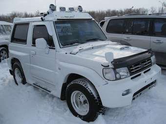 2003 Hyundai Galloper Photos