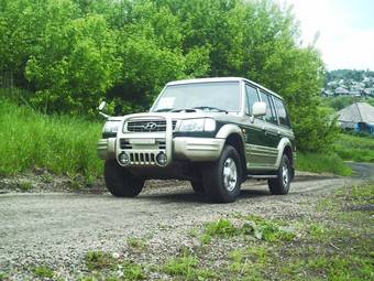 2003 Hyundai Galloper Photos