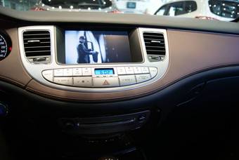 2010 Hyundai Genesis Pictures