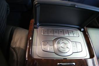 2010 Hyundai Genesis Pics
