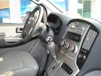 2008 Hyundai Grand Starex Pics