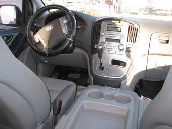 2008 Hyundai Grand Starex Photos