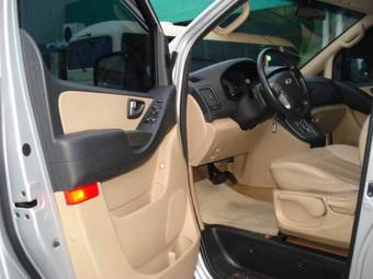 2008 Hyundai Grand Starex Photos
