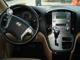 2008 Hyundai Grand Starex Pics