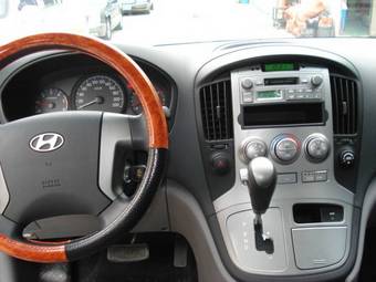 2008 Hyundai Grand Starex Images