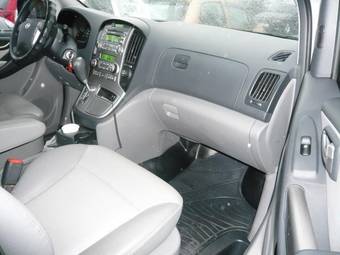 2008 Hyundai Grand Starex Pictures