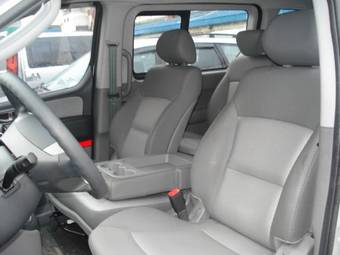 2008 Hyundai Grand Starex Photos