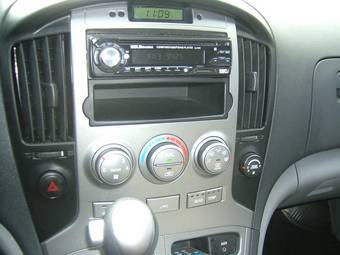 2008 Hyundai Grand Starex Pictures