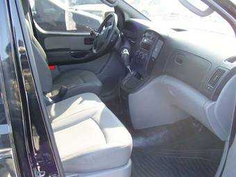 2008 Hyundai Grand Starex Images