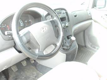 2008 Hyundai Grand Starex Pictures