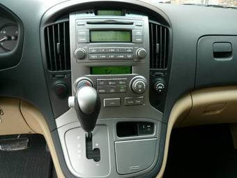 2008 Hyundai Grand Starex Photos