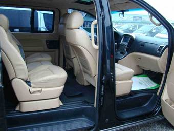 2008 Hyundai Grand Starex Pictures