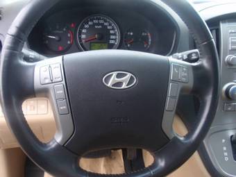 2008 Hyundai Grand Starex Images