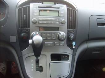 2008 Hyundai Grand Starex Photos