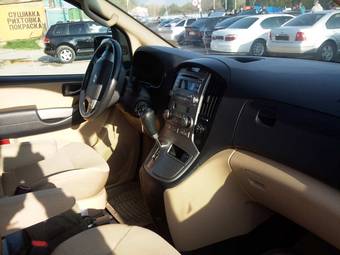 2008 Hyundai Grand Starex Images
