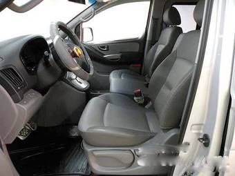 2008 Hyundai Grand Starex Images