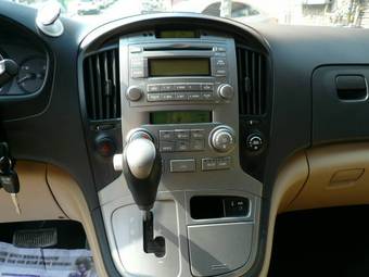 2008 Hyundai Grand Starex Photos