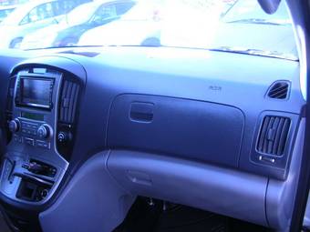 2008 Hyundai Grand Starex Pictures