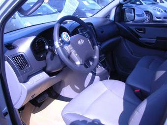 2008 Hyundai Grand Starex Images