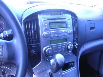 2008 Hyundai Grand Starex Images