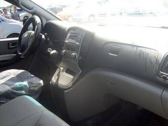 2008 Hyundai Grand Starex Photos