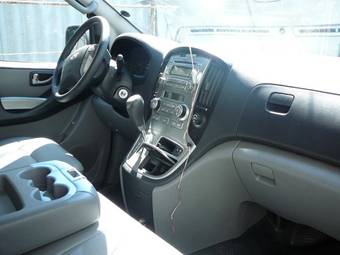 2008 Hyundai Grand Starex Photos