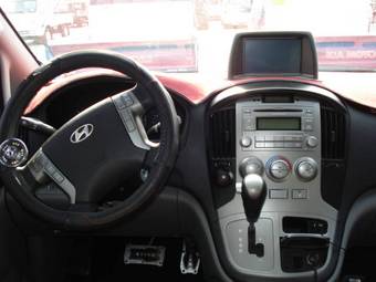 2008 Hyundai Grand Starex Images