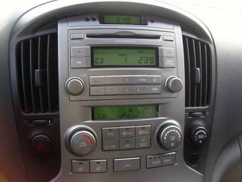 2008 Hyundai Grand Starex Pics